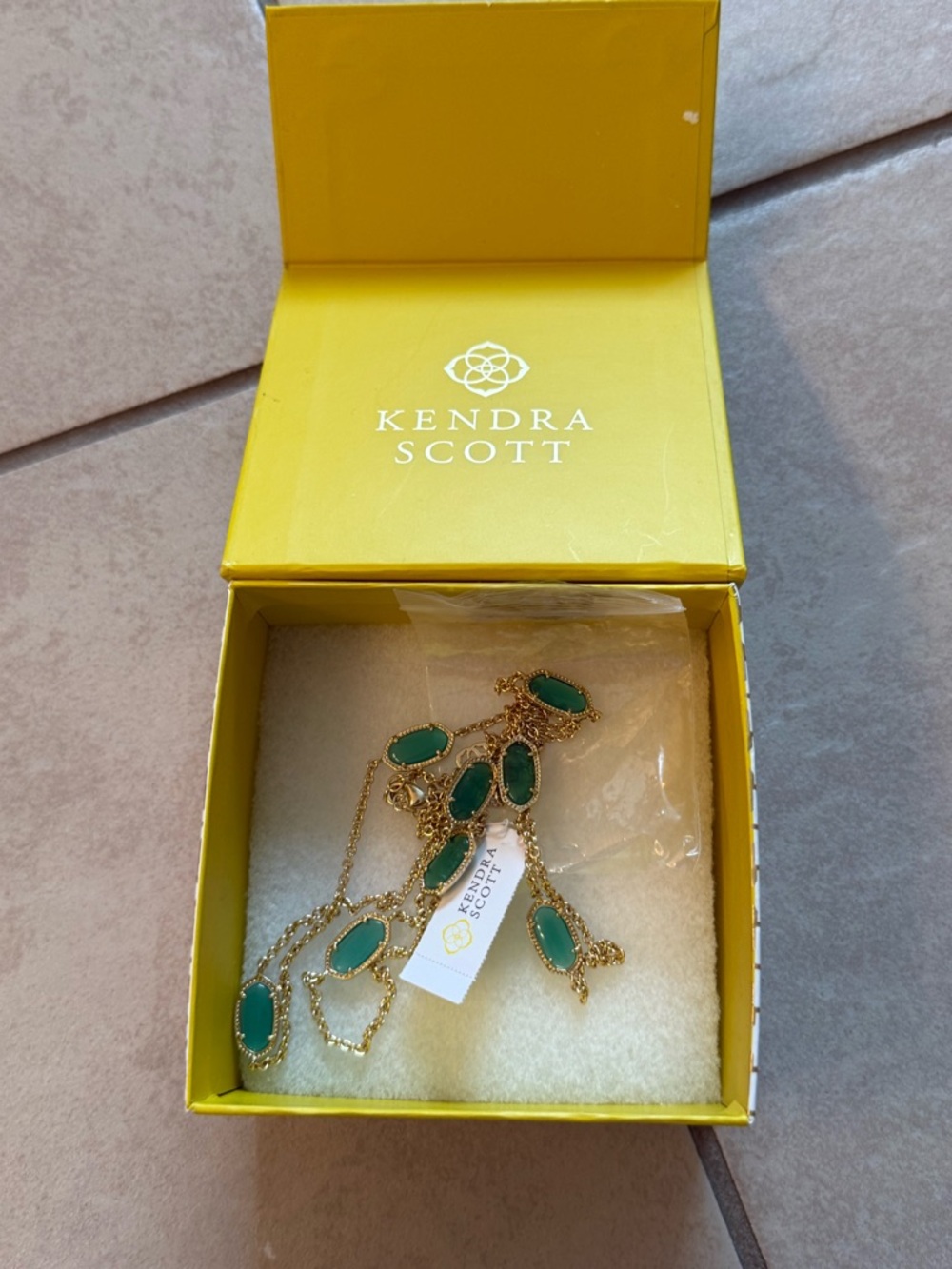 NWT Kendra Scott Kelsie Necklace